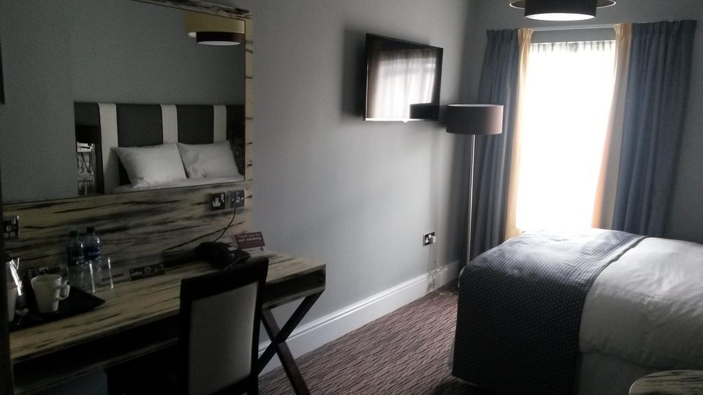 The Red Lion Wetherspoon 3*