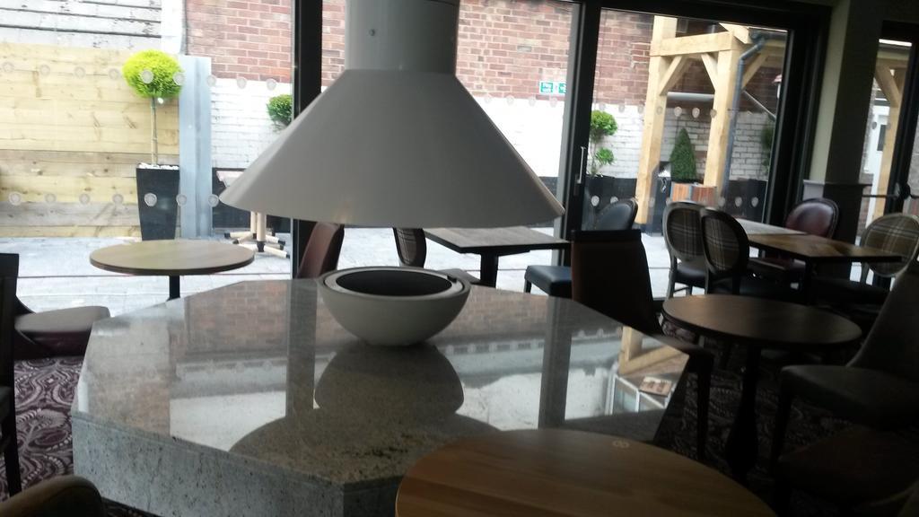 The Red Lion Wetherspoon 3* Doncaster